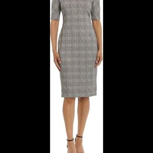 Maggy London Gray and White Sheath Dress Short Sleeve Crew Neck